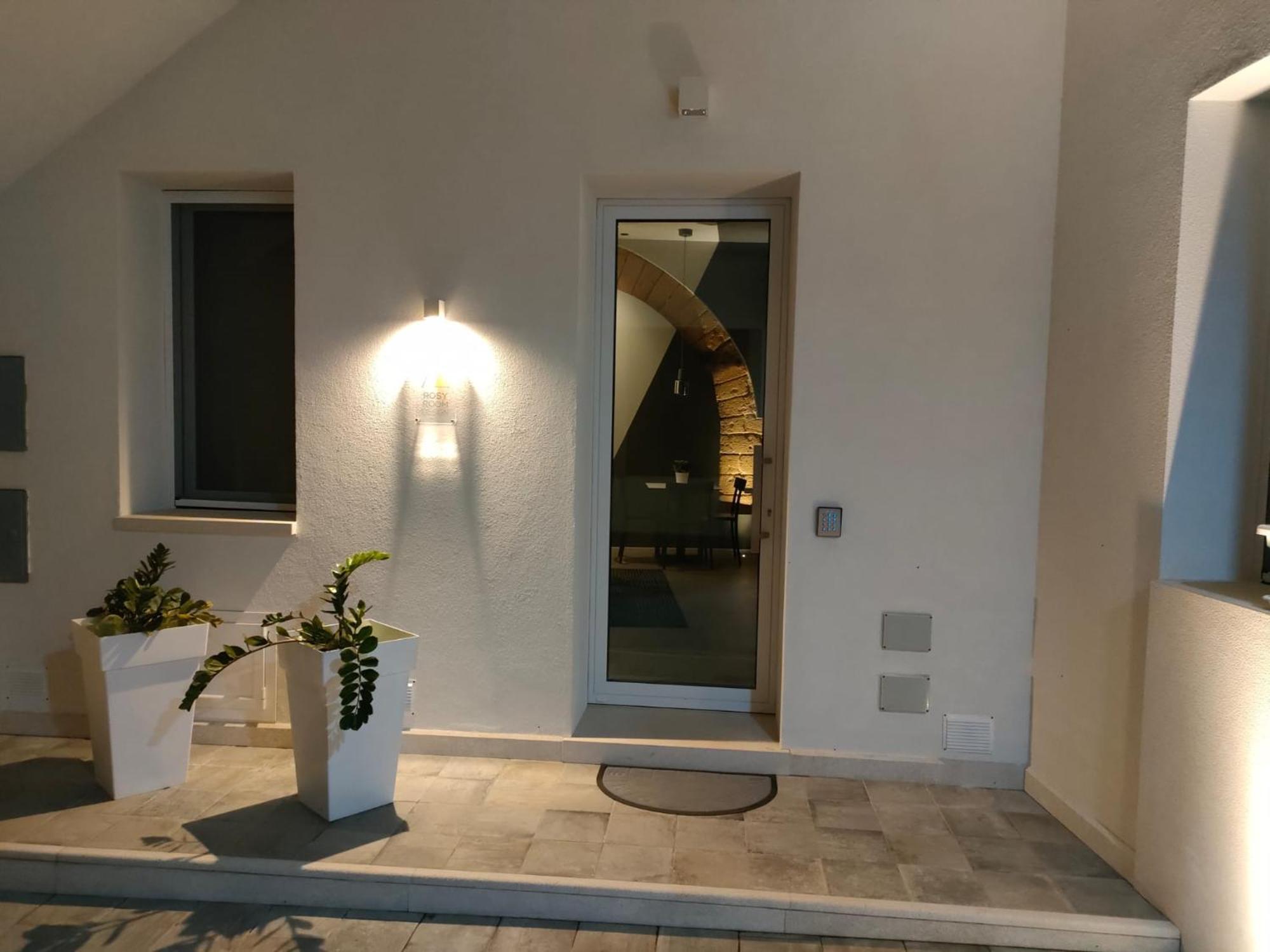 Rosy Room Design Marsala Exterior photo